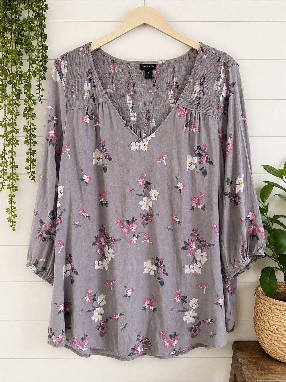 Torrid Size 3 Grey Floral Smocked V-Neck Blouse 3X